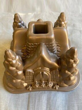 Nordic Ware Hansel & Gretel gingerbread cottage house 10 cup 2.6L bundt cake pan